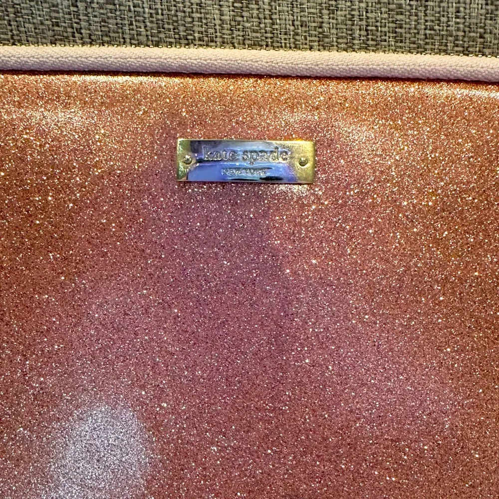 Gorgeous Sparkling Kate Spade Computer Case in Rose Gold💖 Excellent Condition!